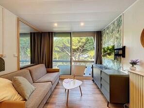TV - Le Saint Clair by Interhome (La Grande Motte)