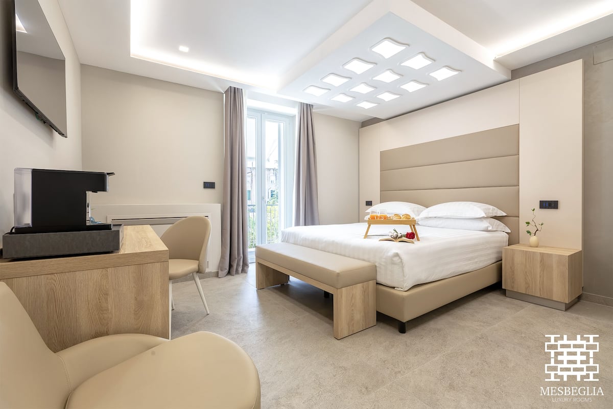 Kamar Double Deluks | Brankas, tirai kedap cahaya, kedap suara, dan setrika/meja setrika