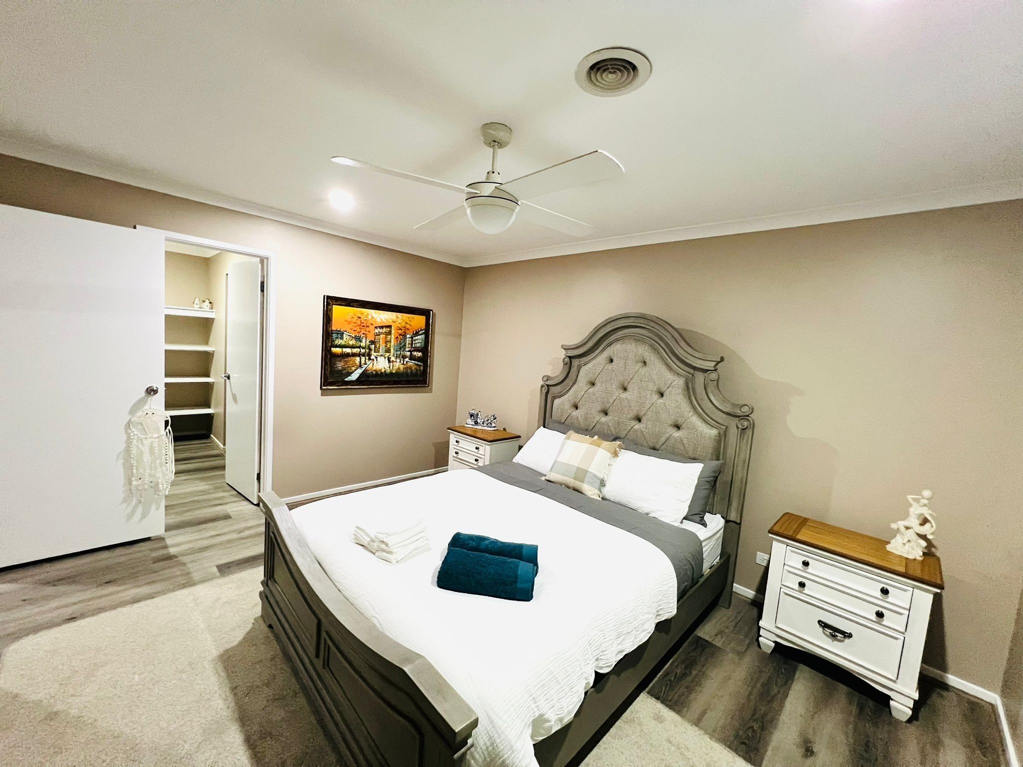 4 Schlafzimmer, Bügeleisen/Bügelbrett, Internetzugang, Bettwäsche