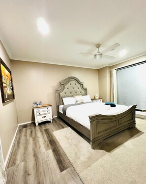 4 habitaciones, tabla de planchar con plancha, internet y ropa de cama