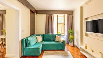 Cortinas blackout, tabla de planchar con plancha y wifi gratis