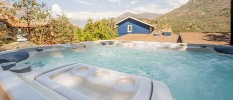 Tina de hidromasaje al aire libre