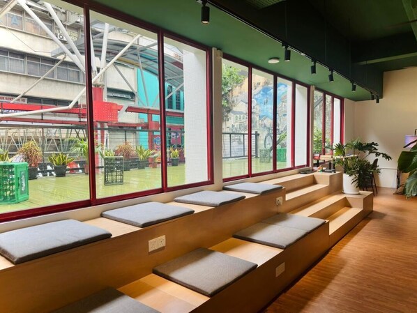 Terrace/patio - Traveller Ark Hotel & Bunks (Kuala Lumpur)