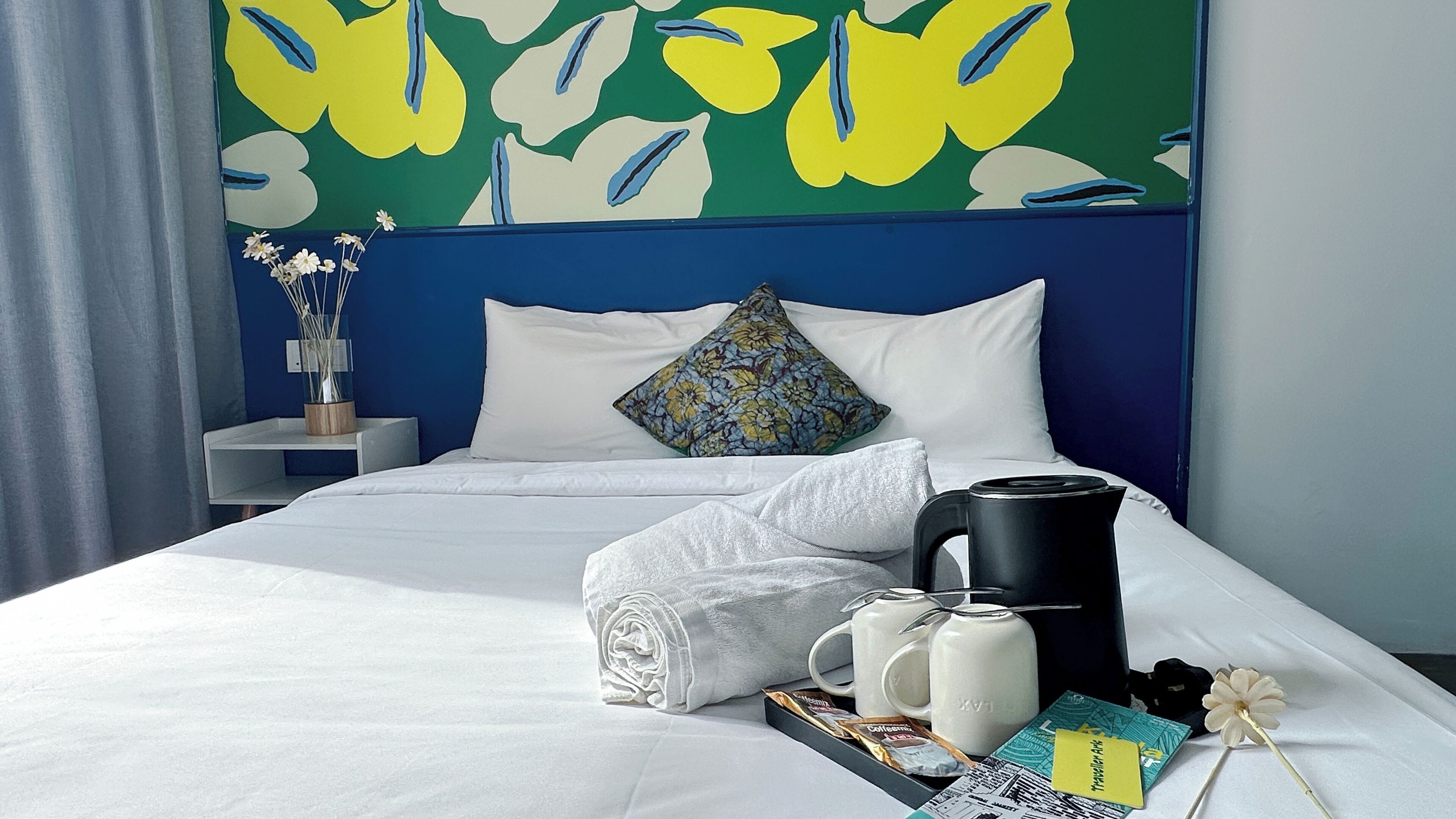 Queen Bedroom with Private Bathroom | Minibar, blackout drapes, iron/ironing board, free WiFi