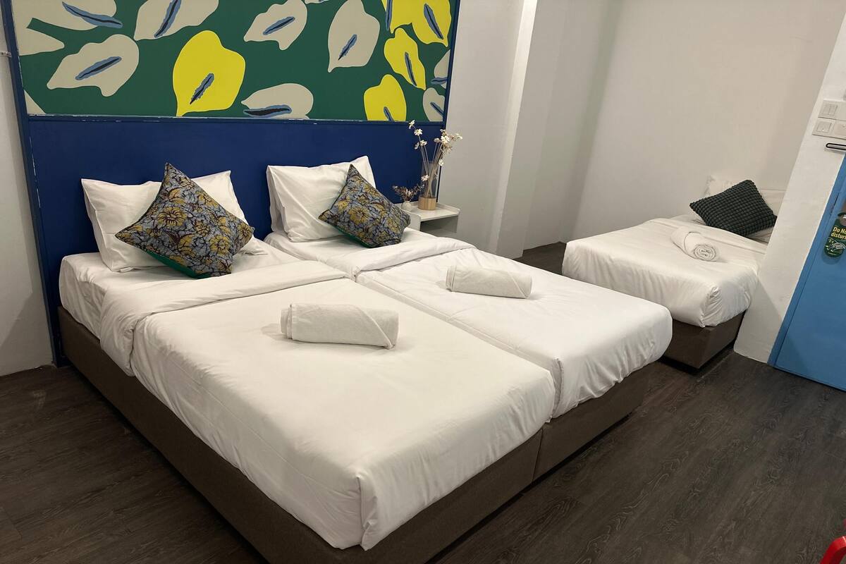 Minibar, blackout drapes, iron/ironing board (on request), WiFi (free)