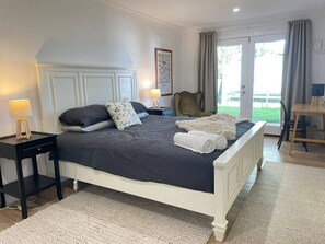 Iron/ironing board, bed sheets, wheelchair access