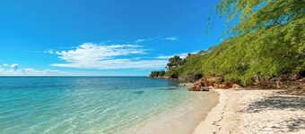 Hike, dive, water, fun, one minute walk to beach