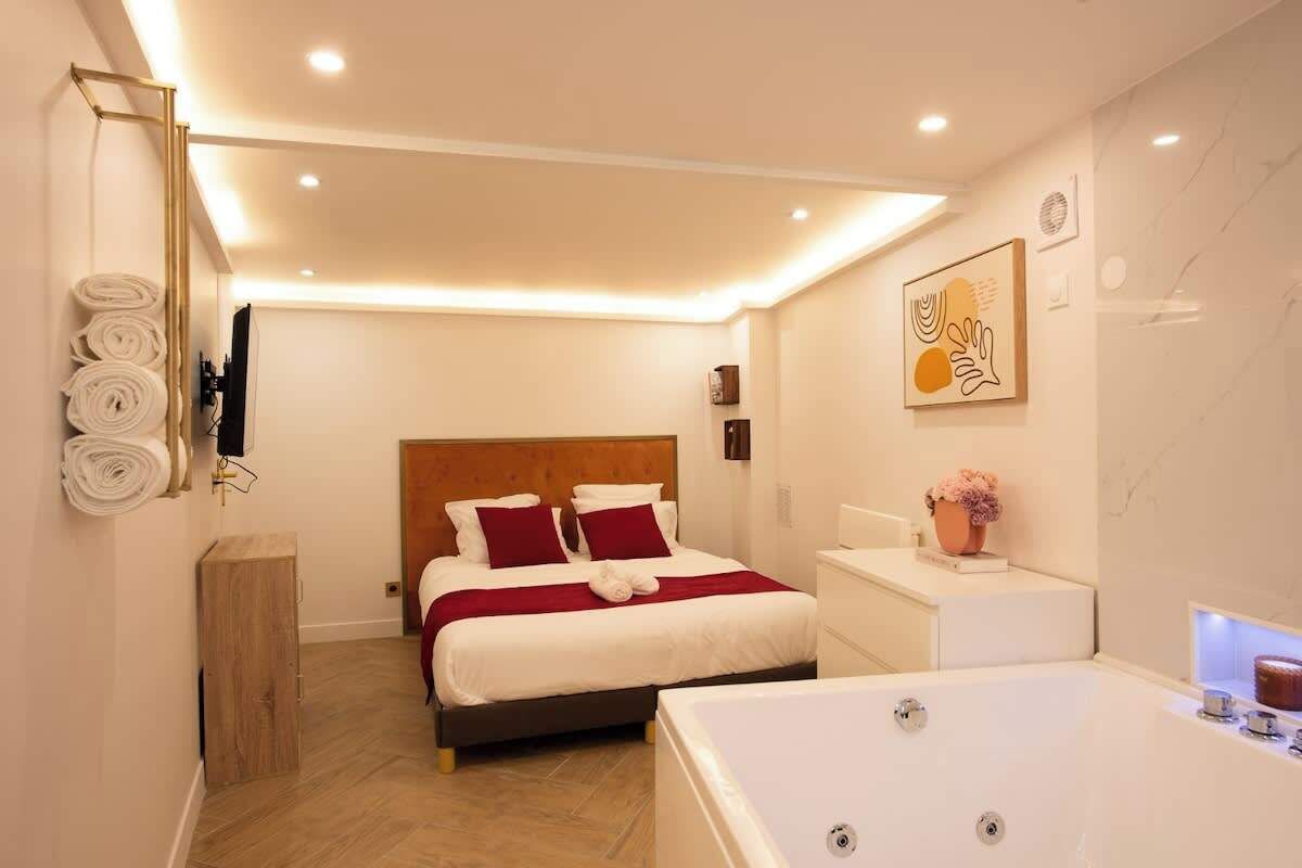 2 chambres, fer et planche à repasser, Wi-Fi, literie fournie