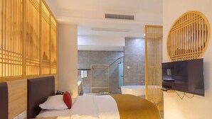 Room - Heinemann Hotel Terrace Double Room A206 – with Jacuzzi and local amenities (Leshan)