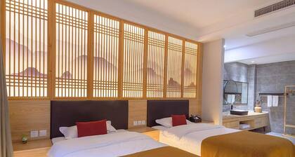 Chambre Double Terrasse HĂŽtel Heinemann B206 â avec jacuzzi et commoditĂ©s locales