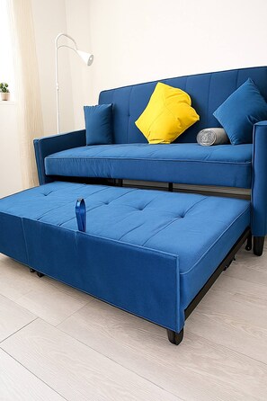 Apartment, 1 Bedroom, City View | Living room - Perfecttrade Crews Van Parking & Longterm Discount (London)