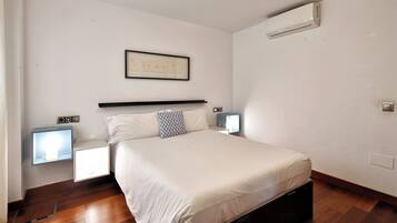 Penthouse, uitzicht op stad | Een laptopwerkplek, gratis wifi