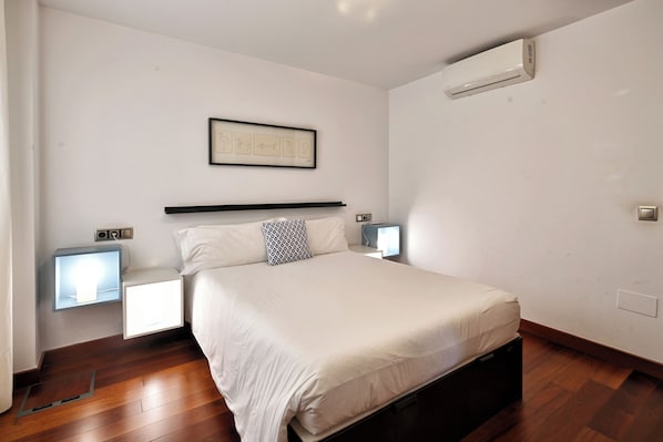 Penthouse, uitzicht op stad | Een laptopwerkplek, gratis wifi