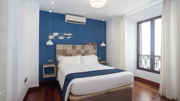 Deluxe-Apartment, 1 Schlafzimmer | Laptopgeeigneter Arbeitsplatz, kostenloses WLAN