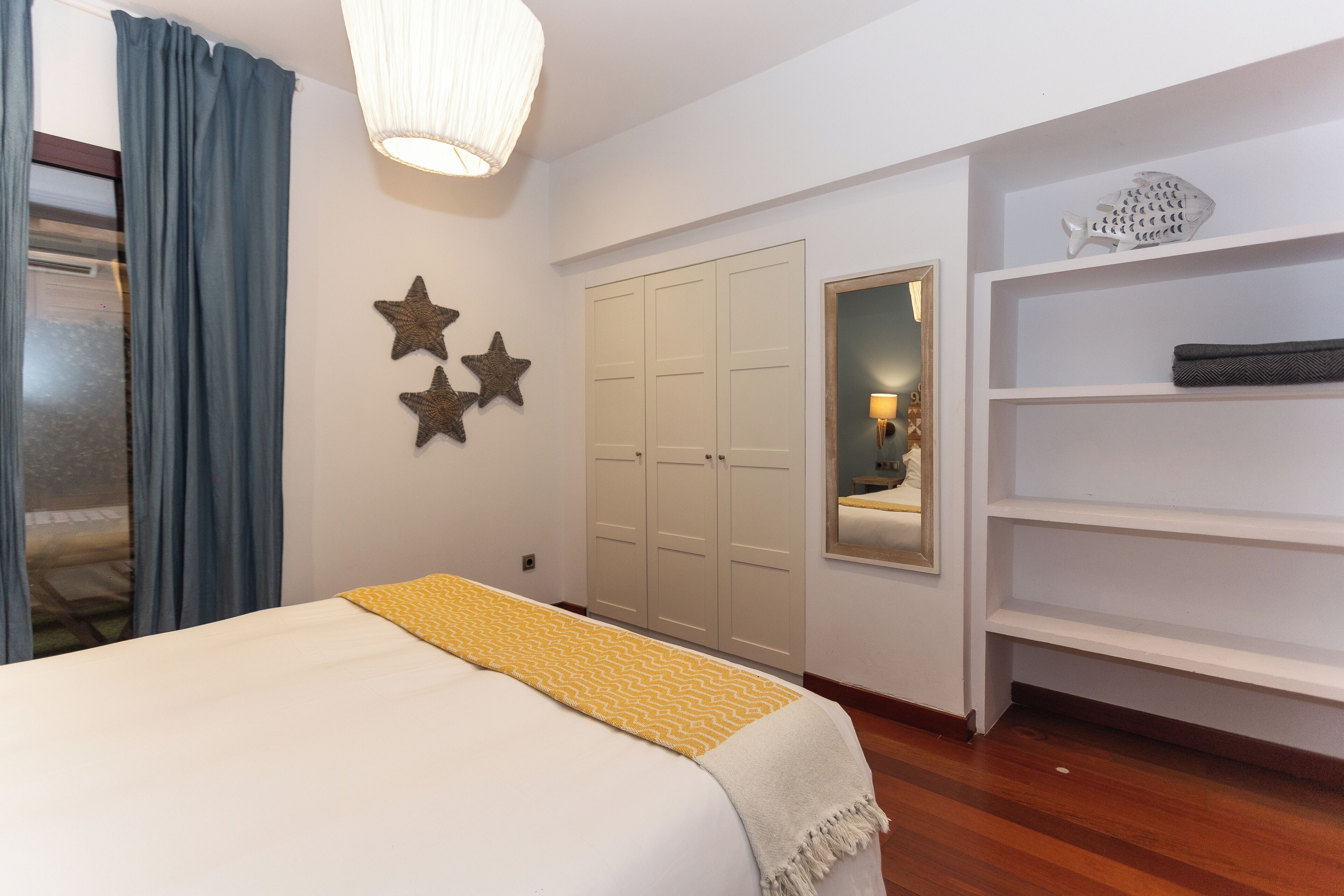 Espace de travail pour ordinateur portable, chambres insonorisées