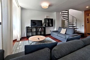 Penthouse, City View | Living area - La Casa de la Alameda (Malaga)