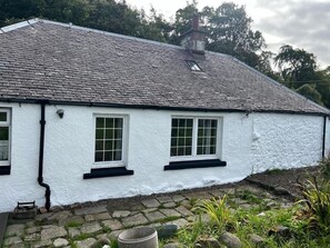 Exterior - 2bed Airport Cottage, Contractors & Tourists (Edinburgh)