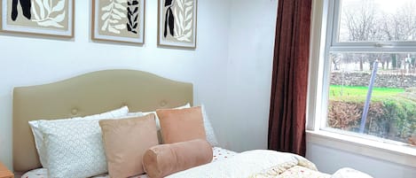2 habitaciones, escritorio, tabla de planchar con plancha y wifi gratis
