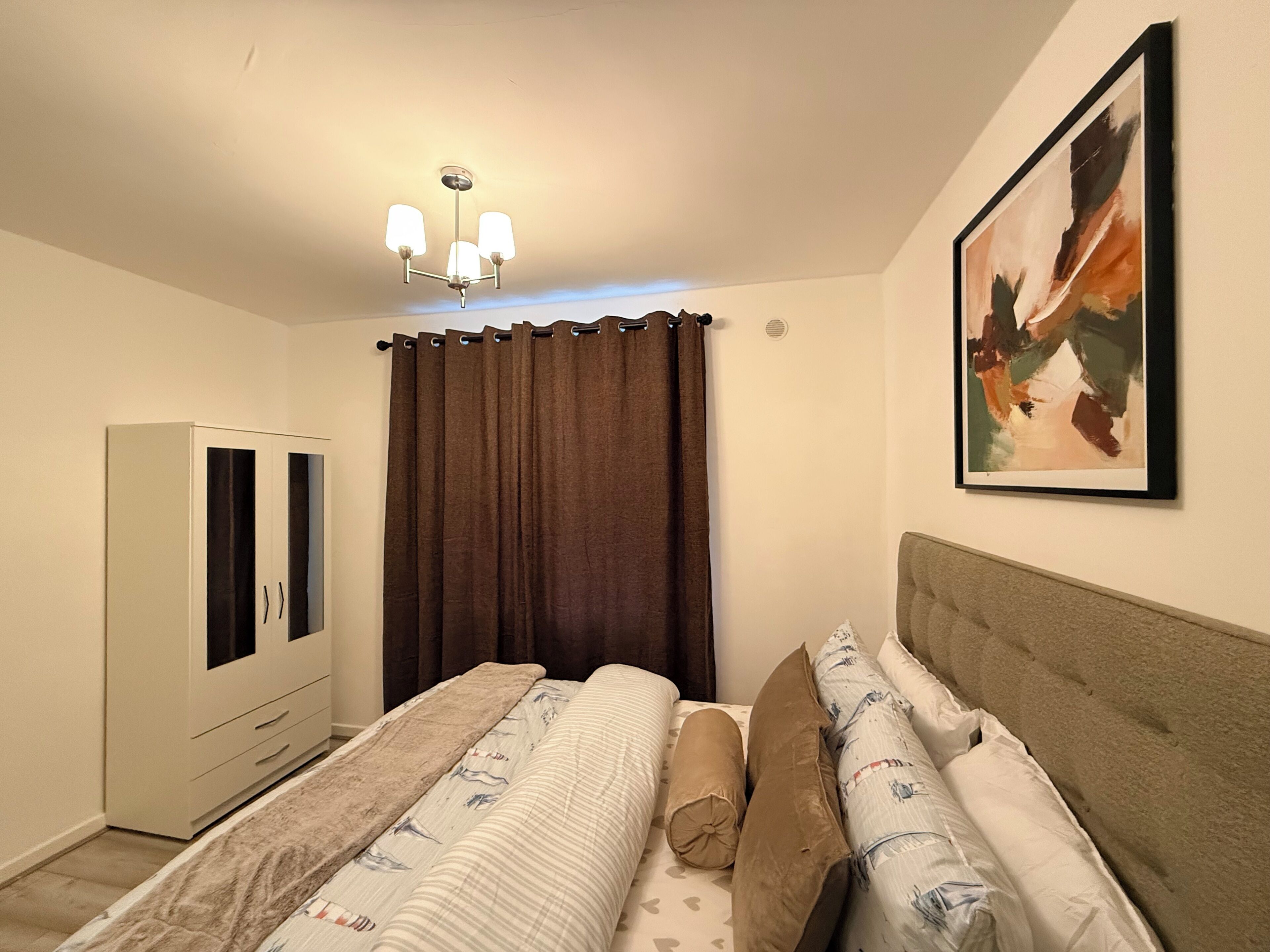 2 bedrooms, desk, iron/ironing board, free WiFi