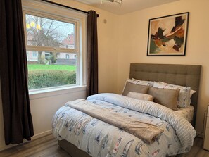 2 chambres, bureau, fer et planche Ă repasser, accĂšs au Wi-Fi (inclus)