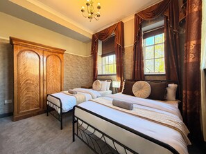 2 bedrooms, iron/ironing board, free WiFi