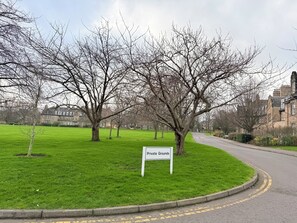 Property grounds - The Royal Guest House | Cameron Toll | Free Parking (Edinburgh)