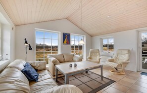 Télévision, cheminée, lecteur de DVD