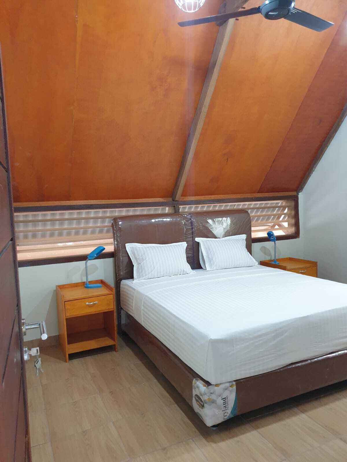 In-room safe, free WiFi