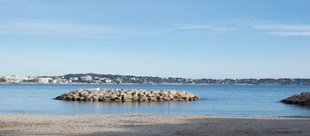 Apartment in Golfe Juan with Sea View