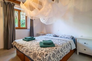 2 bedrooms, WiFi, bed sheets