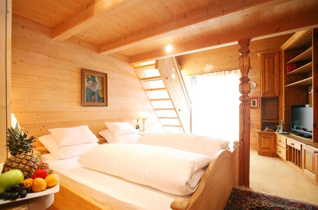 In-room safe, iron/ironing board, free WiFi