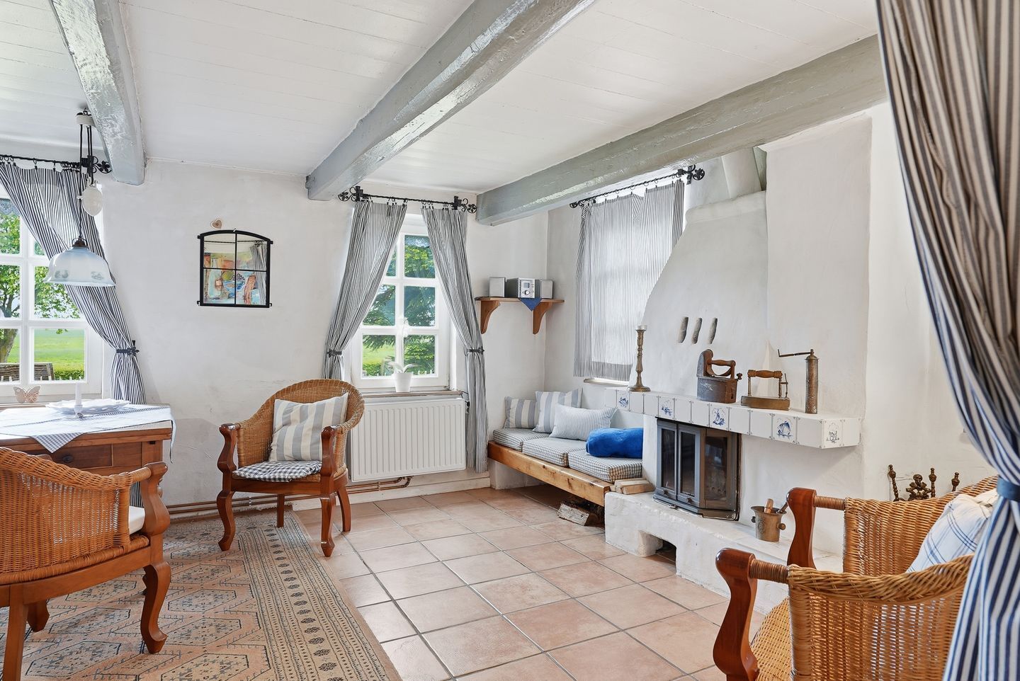 Téléviseur, foyer, chaîne audio