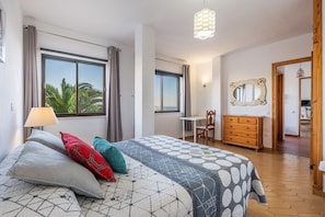 3 bedrooms, iron/ironing board, WiFi, bed sheets - Villa 'Celeste' with Sea View, Wi-Fi and Air Conditioning (Salobreña (Granada))