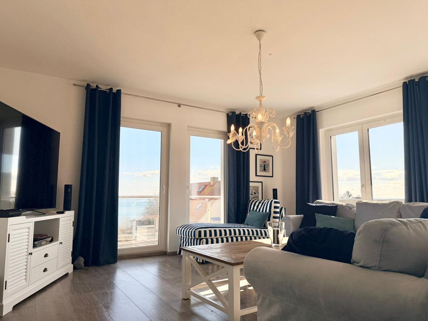 Fernseher, Stereoanlage