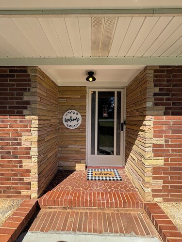 Relax & Reflect at Bethel, Mint Hill. 5beds, 1 futon 3,5baths