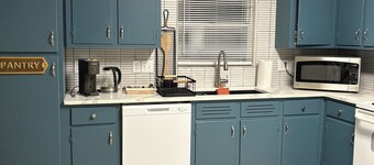 Relax & Reflect at Bethel, Mint Hill. 5beds, 1 futon 3,5baths