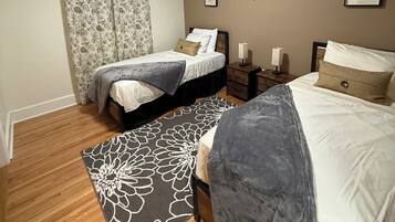 5 habitaciones, tabla de planchar con plancha, wifi y ropa de cama