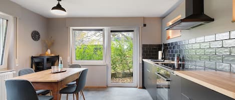 Fridge, microwave, oven, stovetop