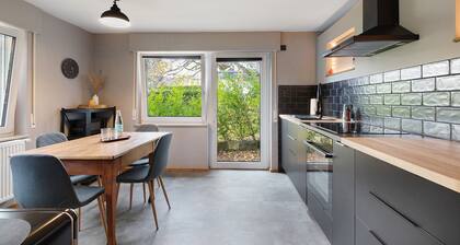 Apartment 'Wanderer Lodge Am Breitenstein' with Private Garden and Wi-Fi