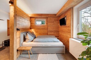 1 bedroom, WiFi, bed sheets - Apartment 'Wanderer Lodge Am Breitenstein' with Private Garden and Wi-Fi (Bissingen an der Teck)