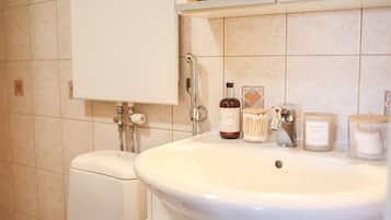 Hårtork och handdukar