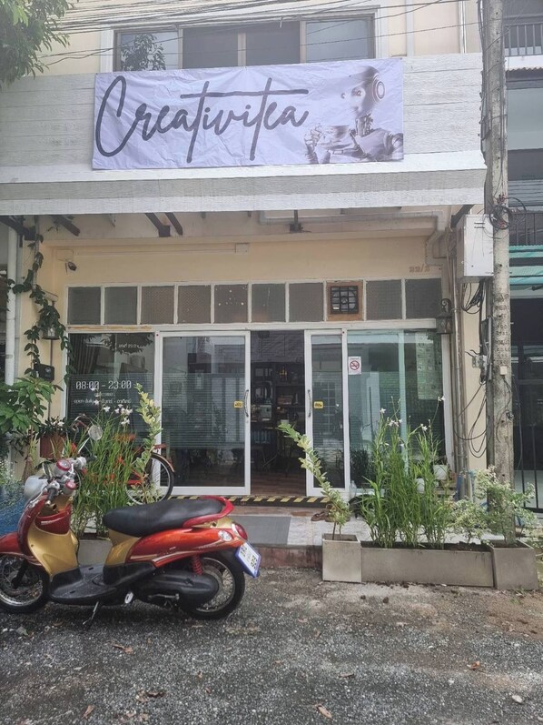 Room, 1 Bedroom, Balcony, City View | Exterior