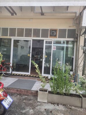 Room, 1 Bedroom, Balcony, City View | Parking | Free self parking