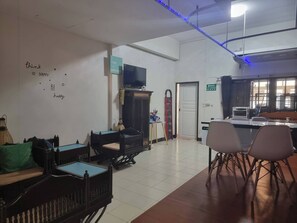 Phòng, 1 phòng ngủ, ban công, quang cảnh thành phố | Tiện nghi tại phòng