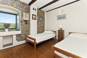 3 camere, ferro/asse da stiro, Wi-Fi gratuito, lenzuola