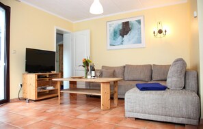 Televisión y chimenea 