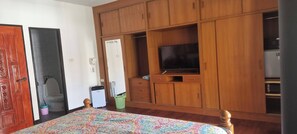 Habitación, 1 habitación, balcón, vistas a la ciudad | Servicio de la habitación