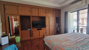 Zimmer, 1 Schlafzimmer, Balkon, Stadtblick