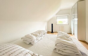 2 bedrooms, free WiFi - Stunning home in Friedrichskoog with WiFi (Friedrichskoog)