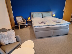 3 Schlafzimmer, Schreibtisch, WLAN, Bettwäsche